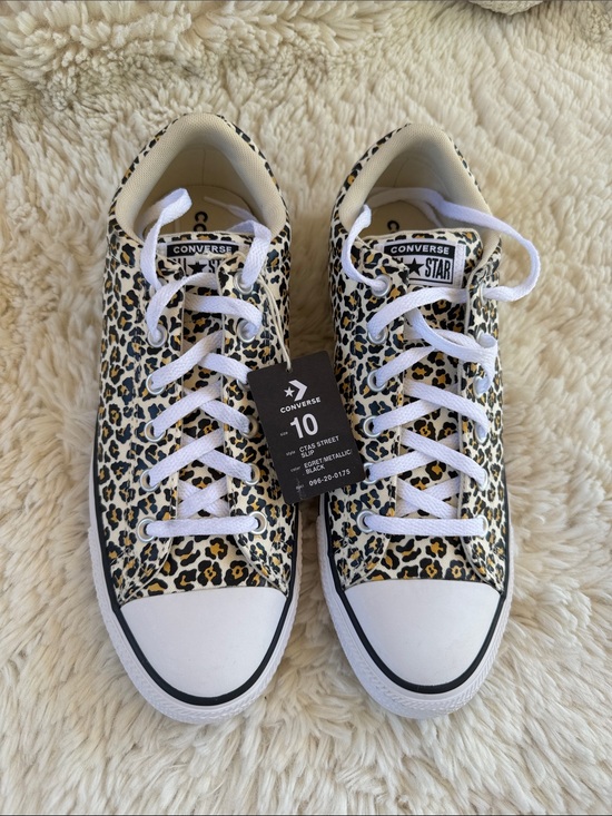 Converse Shoes - Converse Leopard Print Low Top Sneakers Unisex wo’s 12 Men’s 10
